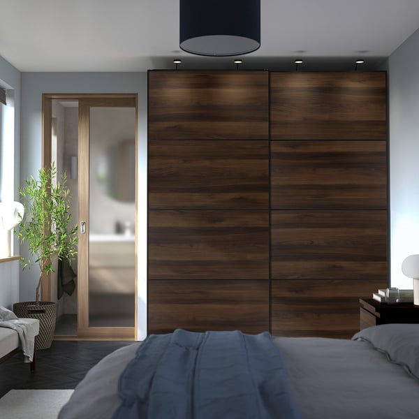 Kleiderschrank mit Schiebetüren