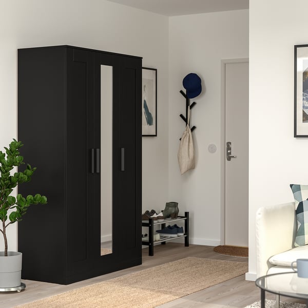 Kleiderschrank mit Spiegel